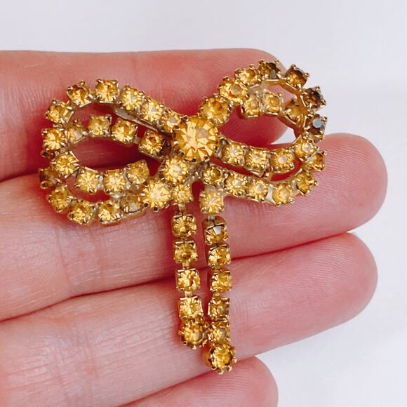 Vintage Mid Century Gold Tone Bow Brooch With Yellow Prong Set Rhinestones 1950s - Picture 3 of 9